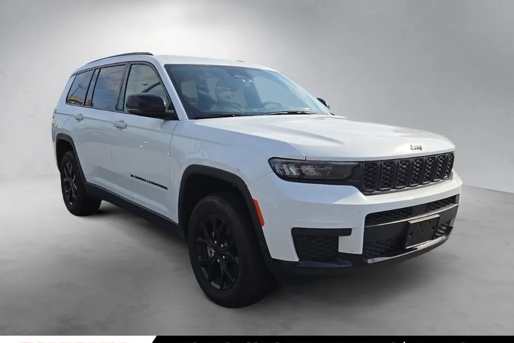2024 Jeep Grand Cherokee Altitude photo 1