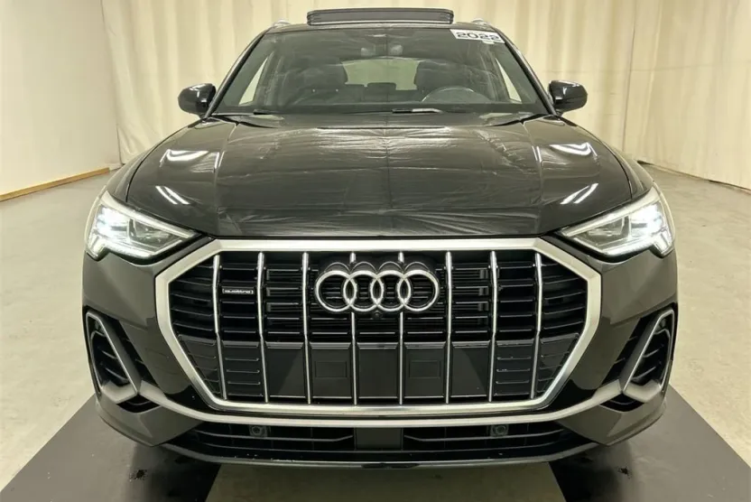 2022 Audi Q3 S line Premium Plus photo 1