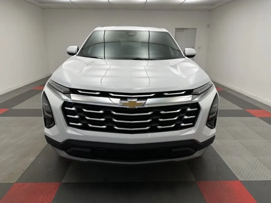 2026 Chevrolet Equinox LT photo 1