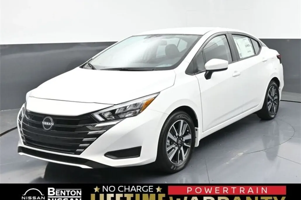 2025 Nissan Versa SV photo 1