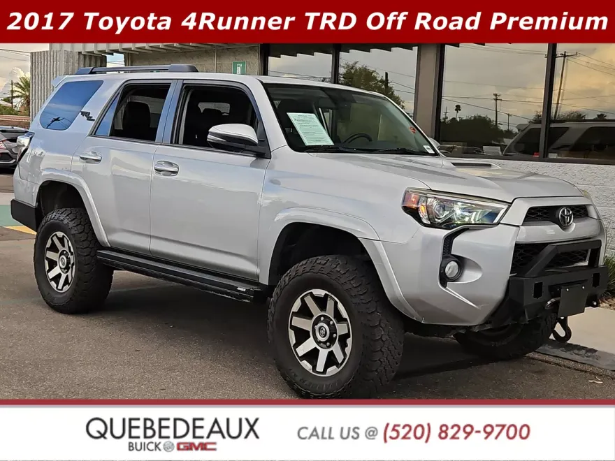 2017 Toyota 4Runner SR5 photo 1