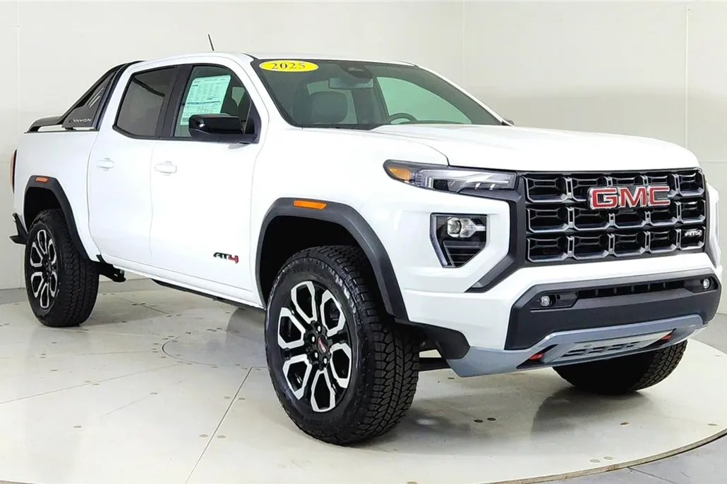 2025 Gmc Canyon AT4 photo 1