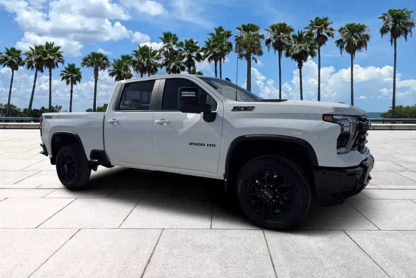 2025 Chevrolet Silverado 2500HD LT photo 1