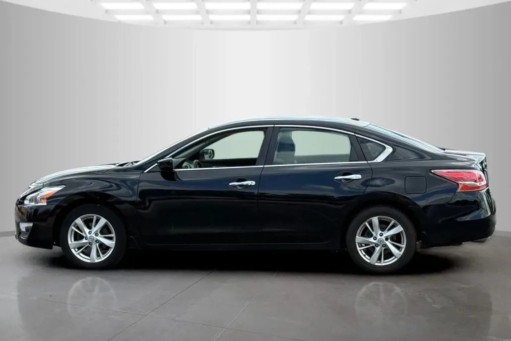 2013 Nissan Altima 2.5 SV photo 1