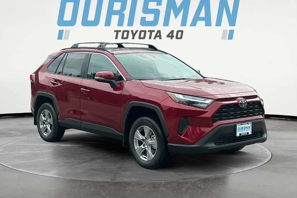 2025 Toyota RAV4 XLE photo 1