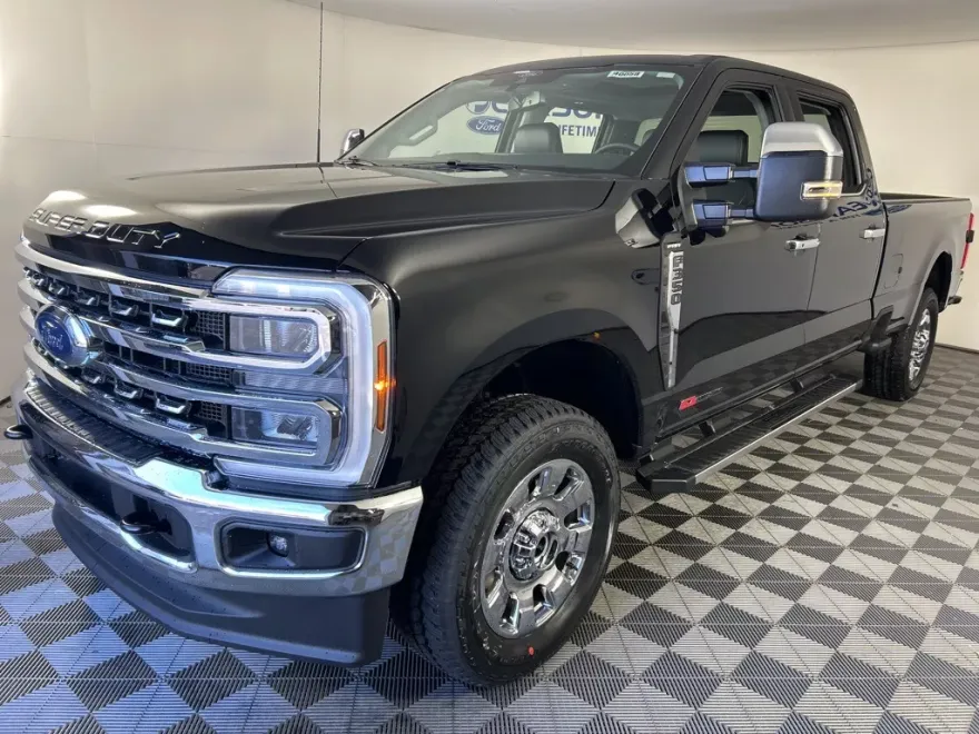 2025 Ford F-350 Lariat photo 1