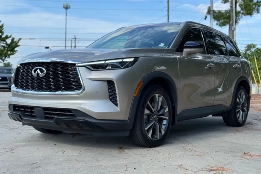 2023 Infiniti QX60 Luxe photo 1