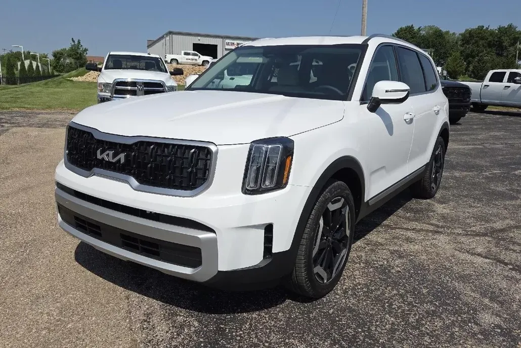 2025 Kia Telluride EX photo 1
