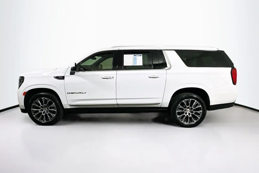 2023 Gmc Yukon XL Denali photo 1