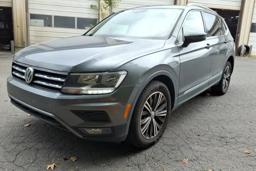2018 Volkswagen Tiguan SEL photo 1