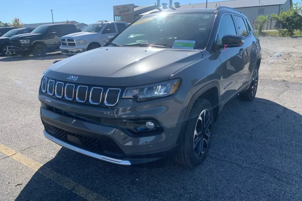 2022 Jeep Compass Limited photo 1