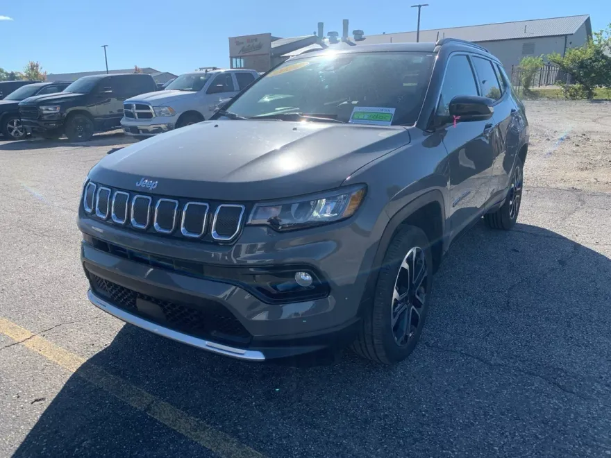 2022 Jeep Compass Limited photo 1