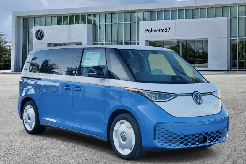 2025 Volkswagen ID. Buzz photo 1