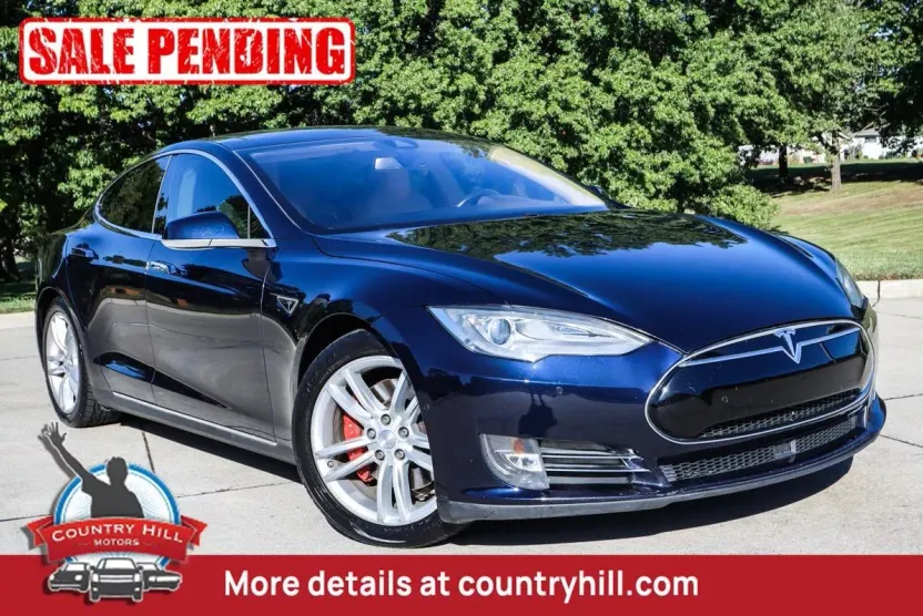 2015 Tesla Model S photo 1