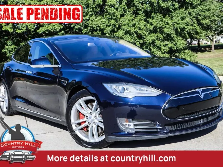 2015 Tesla Model S photo 1