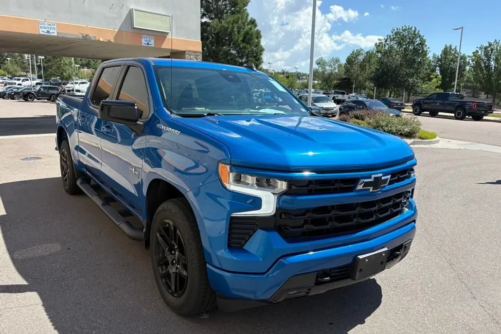 2023 Chevrolet Silverado 1500 RST photo 1