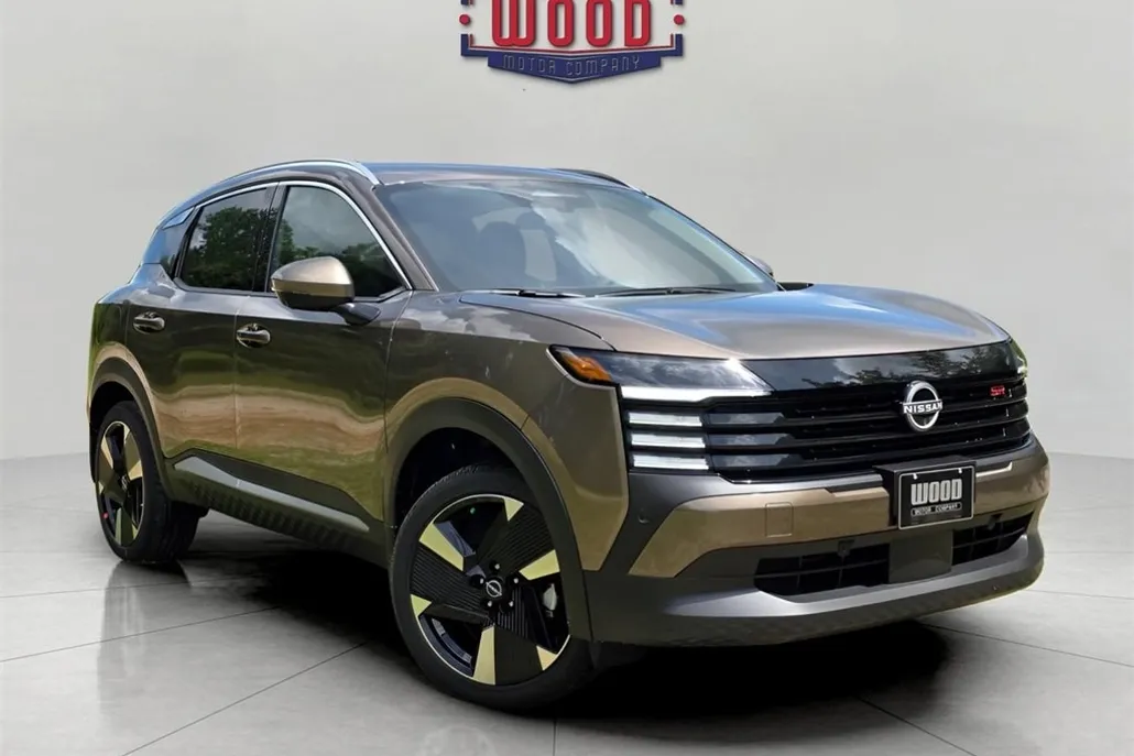 2025 Nissan Kicks SR photo 1
