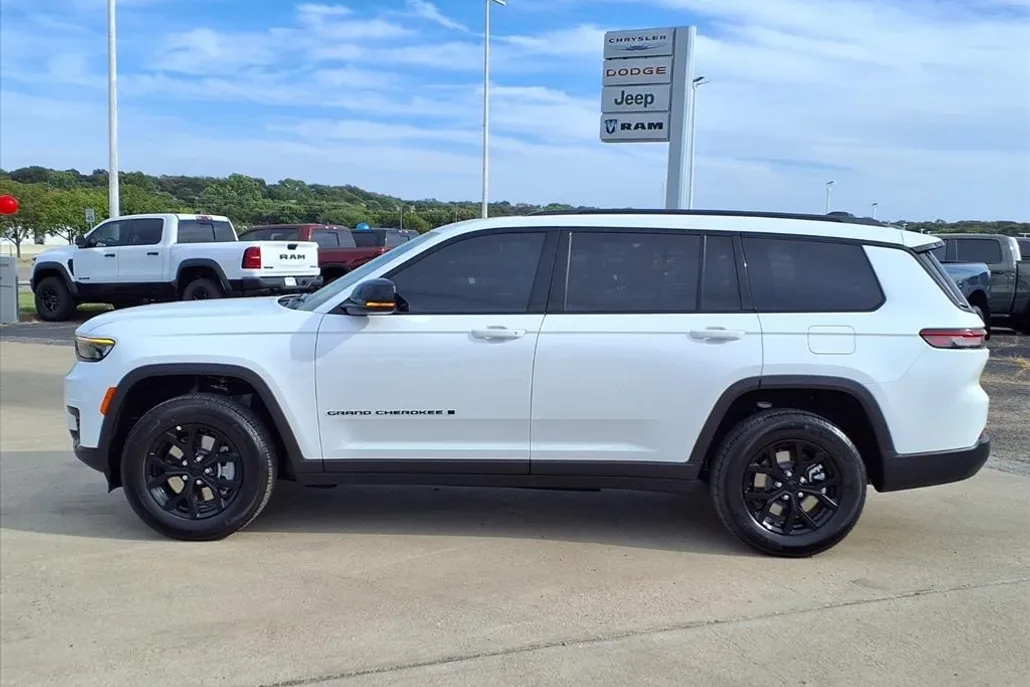 2025 Jeep Grand Cherokee Altitude X photo 1