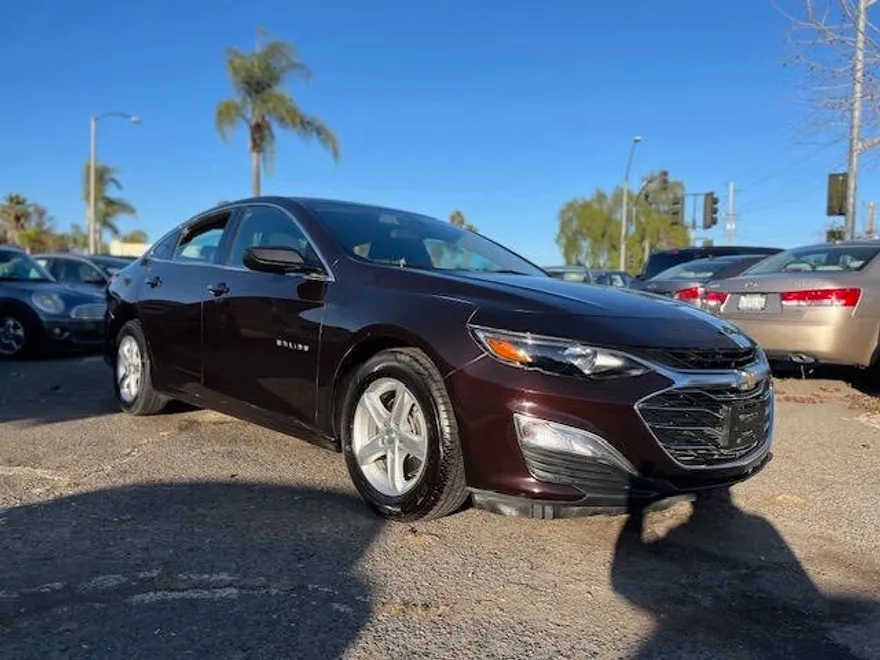 2021 Chevrolet Malibu LS photo 1