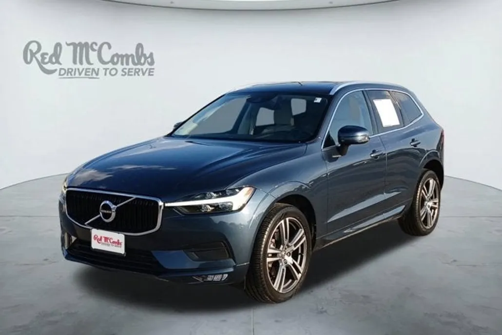 2021 Volvo XC60 Momentum photo 1