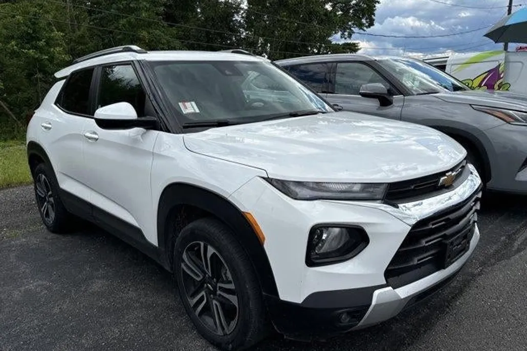 2023 Chevrolet Trailblazer LT photo 1