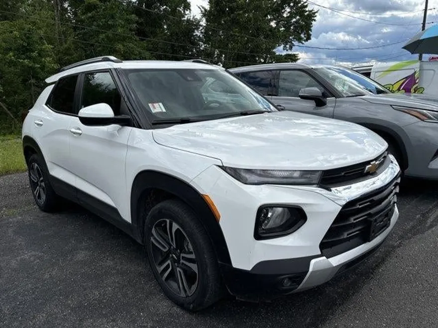 2023 Chevrolet Trailblazer LT photo 1