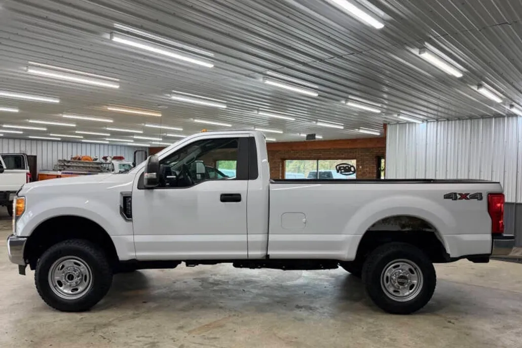 2017 Ford F-250 XL photo 1