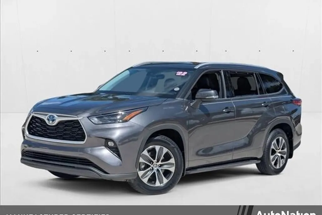 2022 Toyota Highlander Hybrid XLE photo 1
