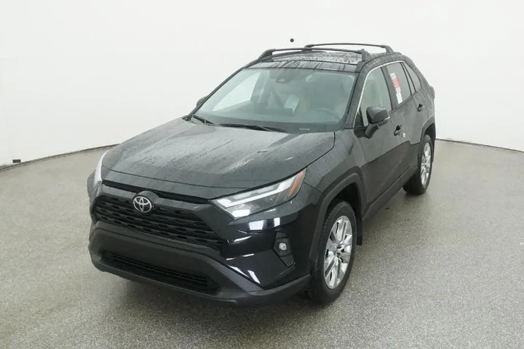 2025 Toyota RAV4 XLE Premium photo 1