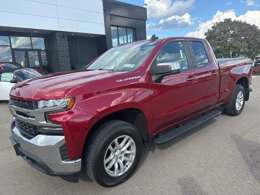 2019 Chevrolet Silverado 1500 LT photo 1