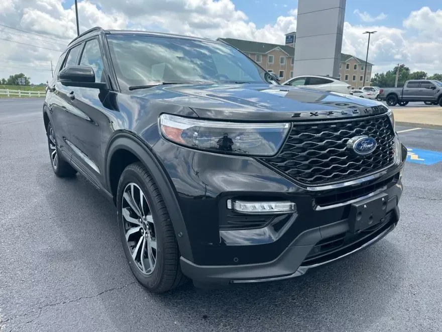 2021 Ford Explorer ST photo 1