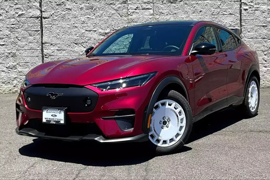 2025 Ford Mustang Mach-E GT photo 1