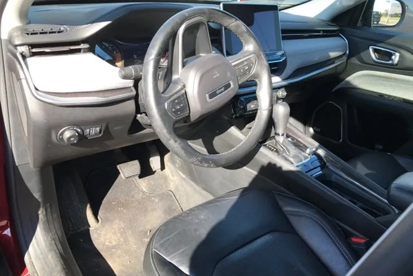 2022 Jeep Compass Latitude Lux photo 1