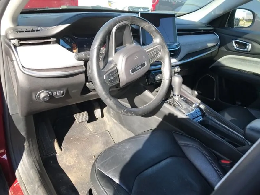 2022 Jeep Compass Latitude Lux photo 1