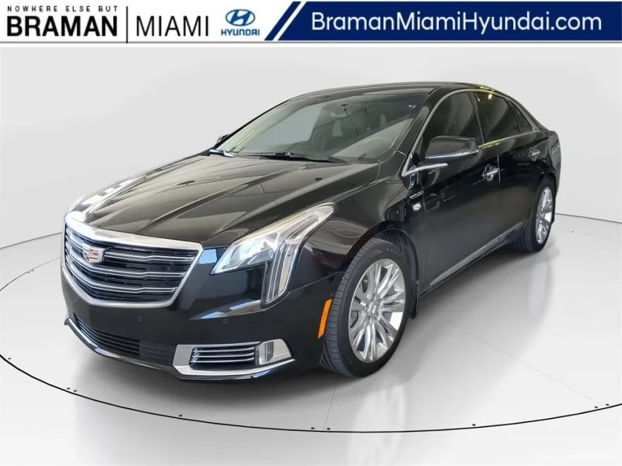 2018 Cadillac XTS Luxury photo 1