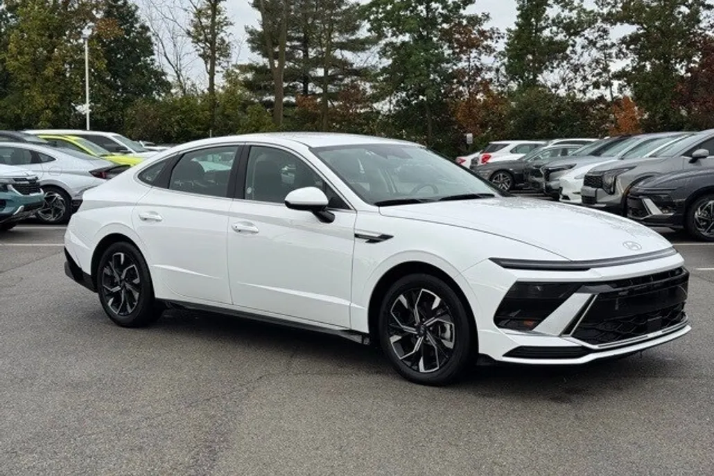 2024 Hyundai Sonata SEL photo 1