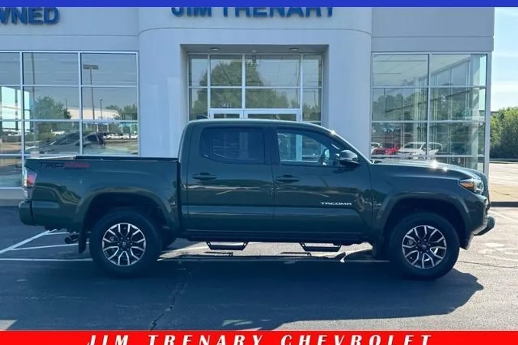 2022 Toyota Tacoma SR photo 1