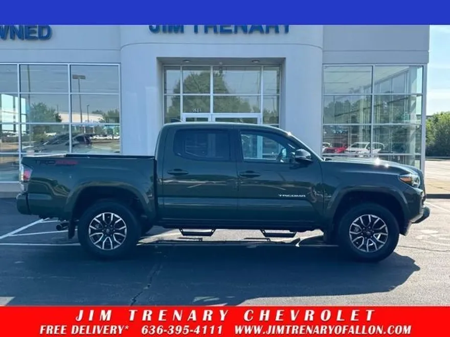 2022 Toyota Tacoma SR photo 1