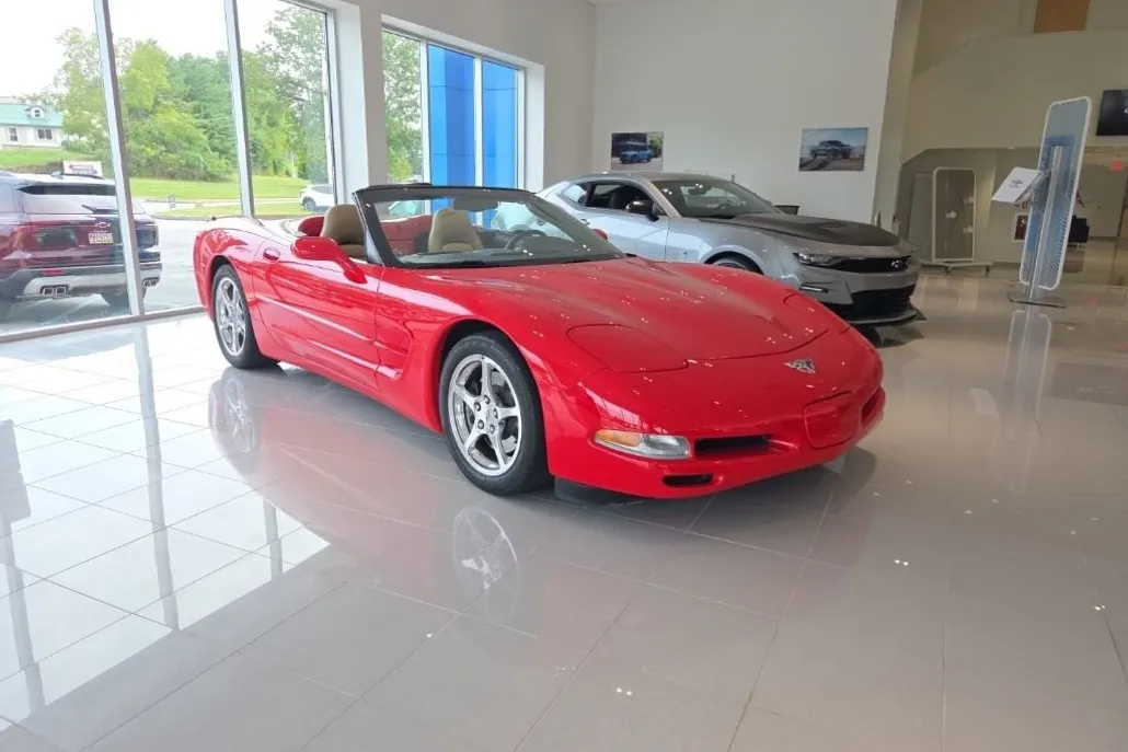 2003 Chevrolet Corvette Base photo 1