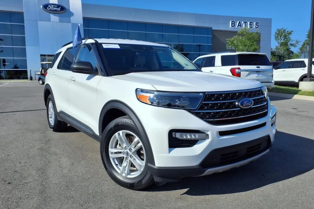 2022 Ford Explorer XLT photo 1