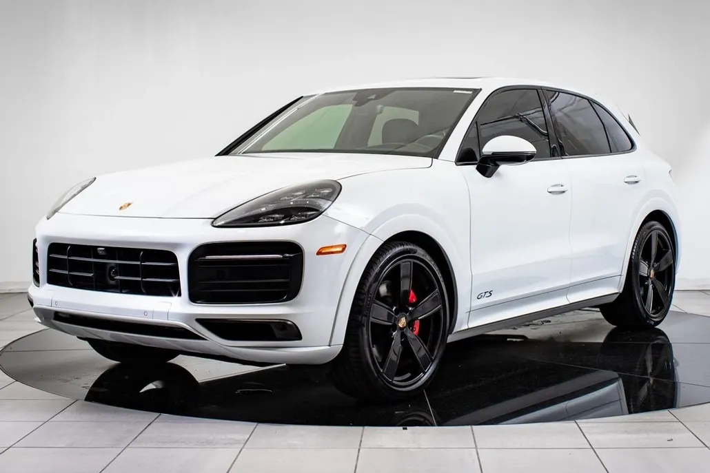 2022 Porsche Cayenne GTS photo 1