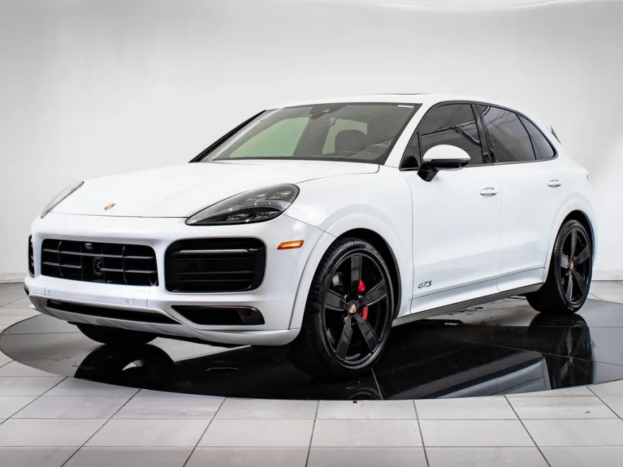 2022 Porsche Cayenne GTS photo 1