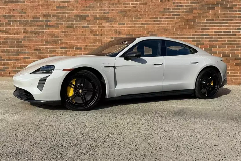 2023 Porsche Taycan Turbo S photo 1