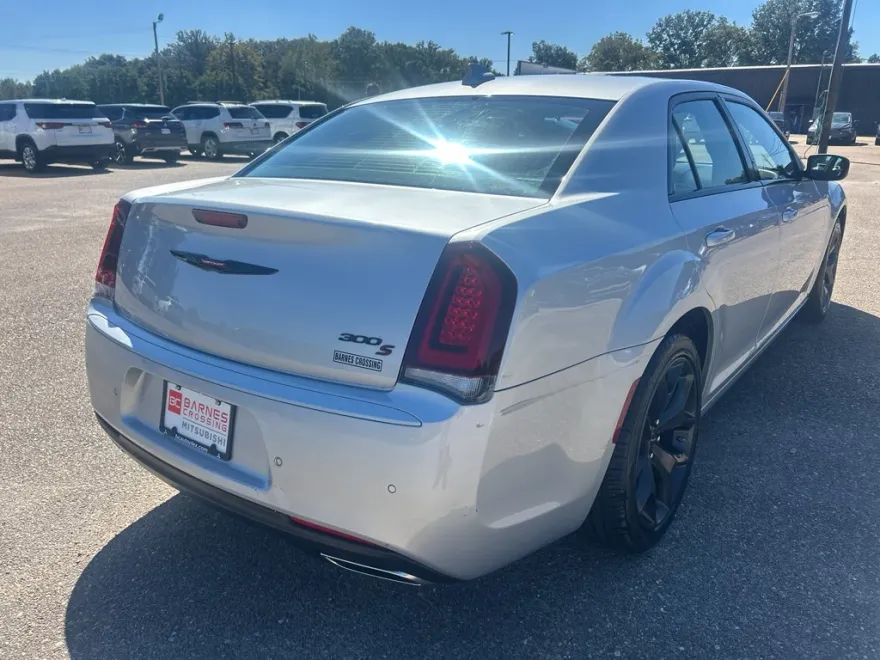 2022 Chrysler 300 S photo 1