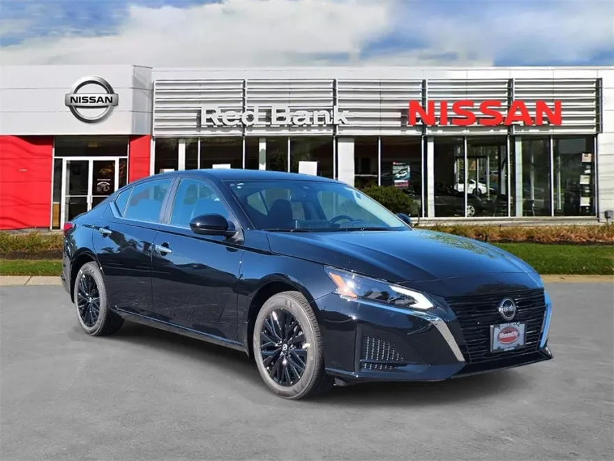 2025 Nissan Altima 2.5 SV photo 1