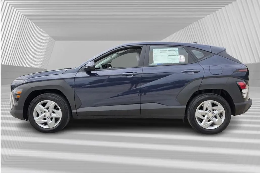 2026 Hyundai Kona SE photo 1