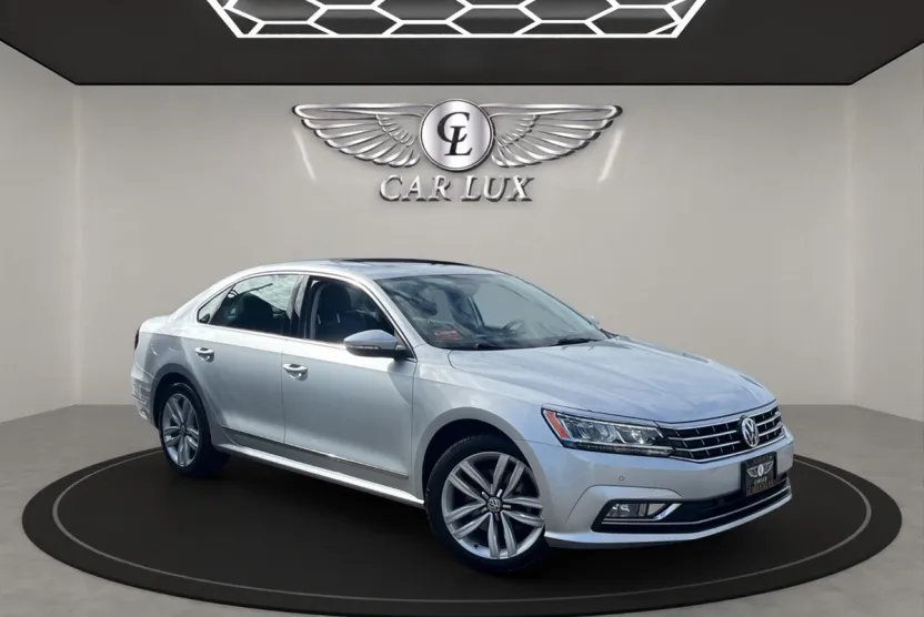 2017 Volkswagen Passat SE photo 1