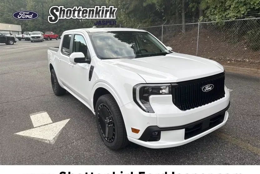 2025 Ford Maverick photo 1