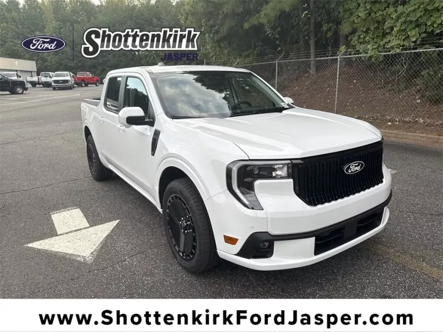 2025 Ford Maverick photo 1