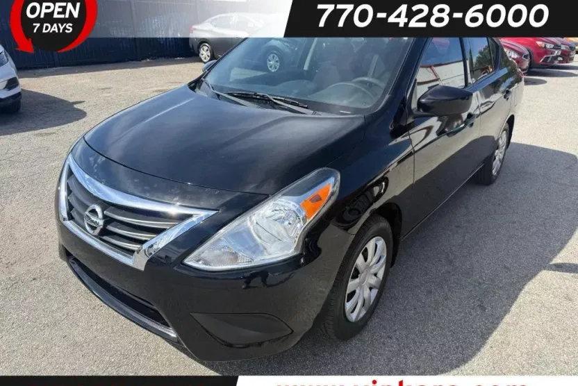 2018 Nissan Versa Sedan SV photo 1
